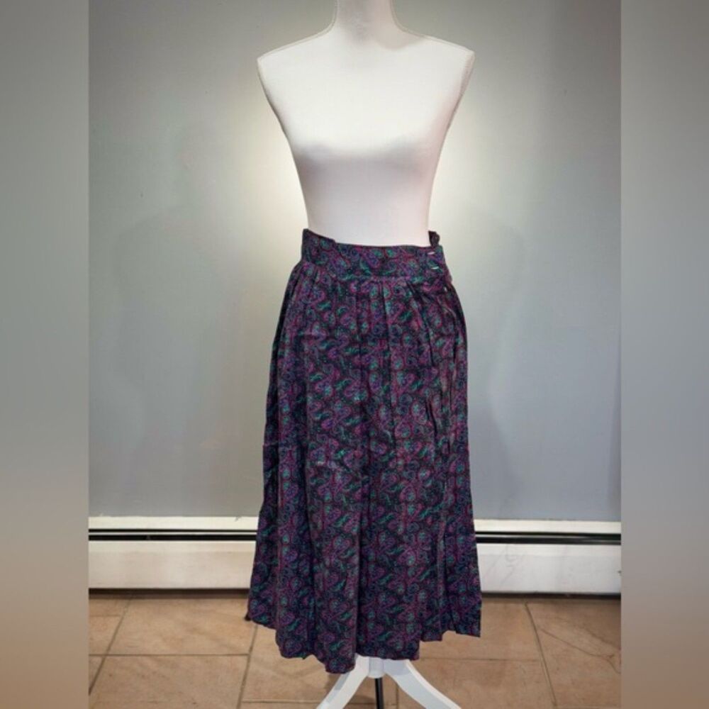 CLEAROUT! VINTAGE Patterned Skirt Size 2